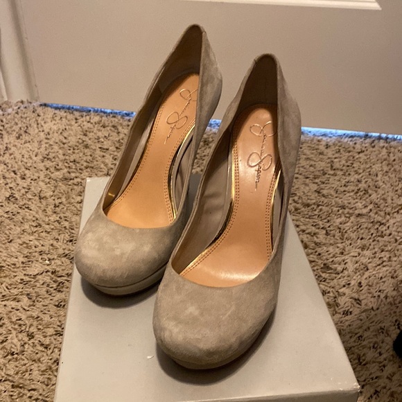 JessicabSimpson, ecru, suede platform heels - Picture 1 of 3